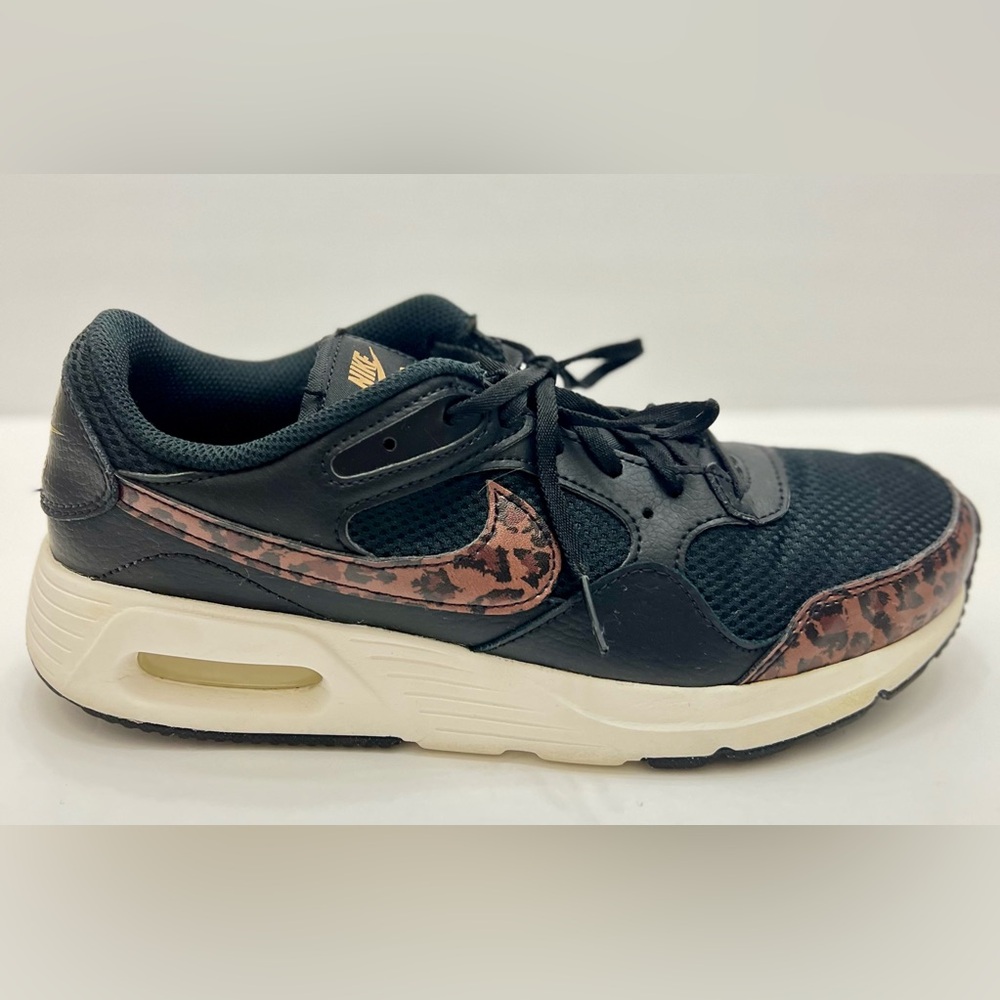 Nike Air Max Women’s Size 9 Black with Animal Print
